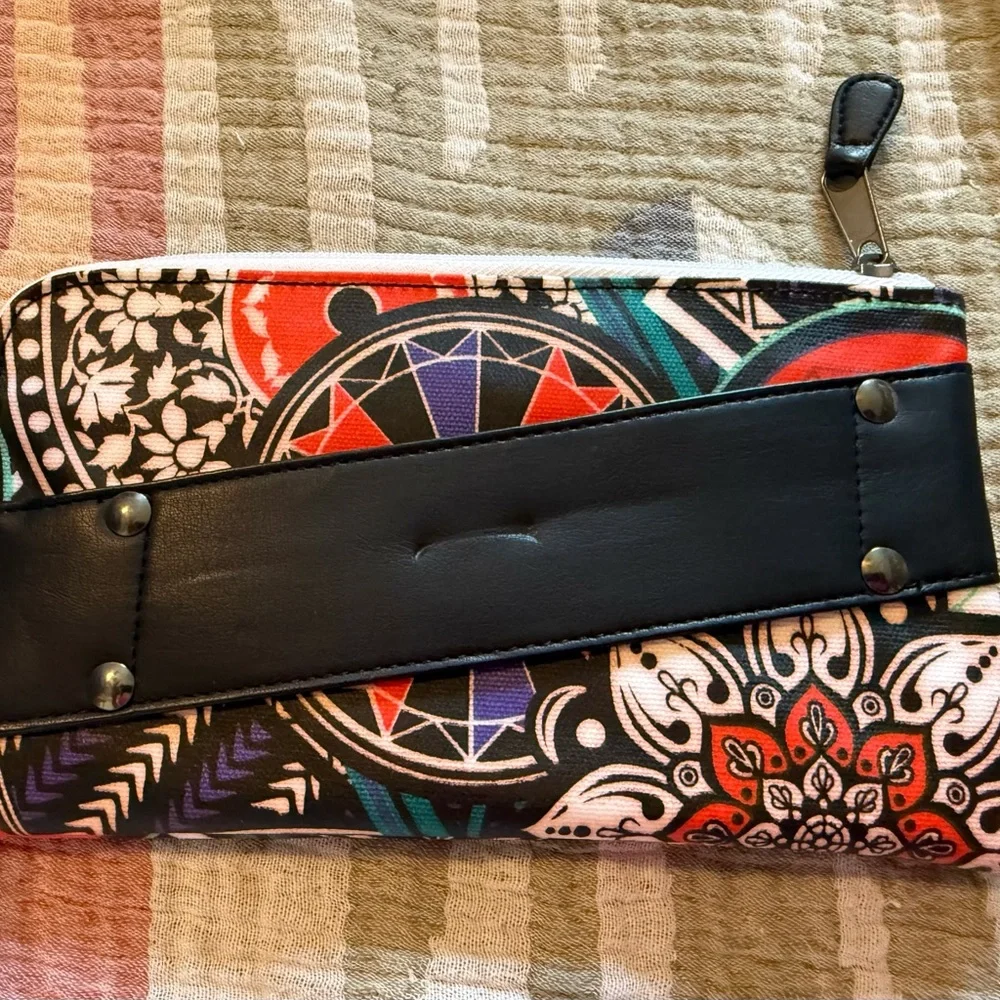 Kavu Clutch Wallet- New